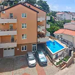 Lovely Apartment In Baska Voda *