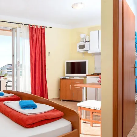 Lovely Apartment In Baska Voda