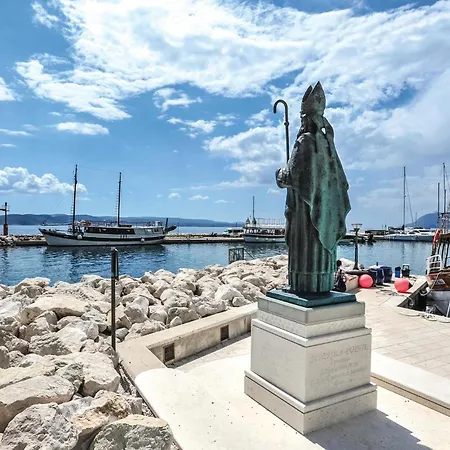Gorgeous Apartment In Baska Voda Διαμέρισμα Baška Voda