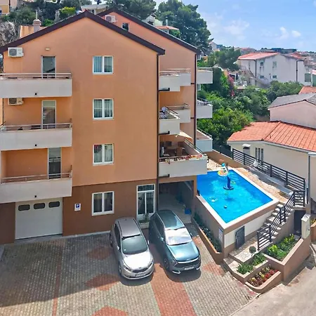 Gorgeous Apartment In Baska Voda *